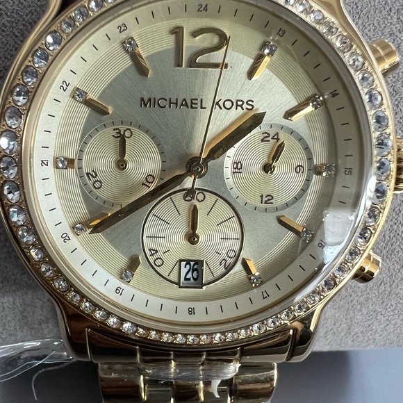 🔥NIB never used Michael Kors watch (gold) with Crystal face…It’s a showstopper! - Picture 7 of 7